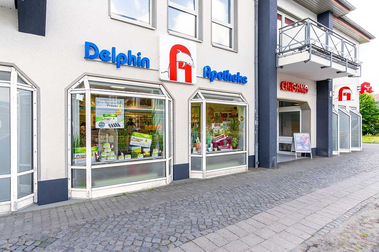 Eingangsbereich Delphin Apotheke in Löcknitz